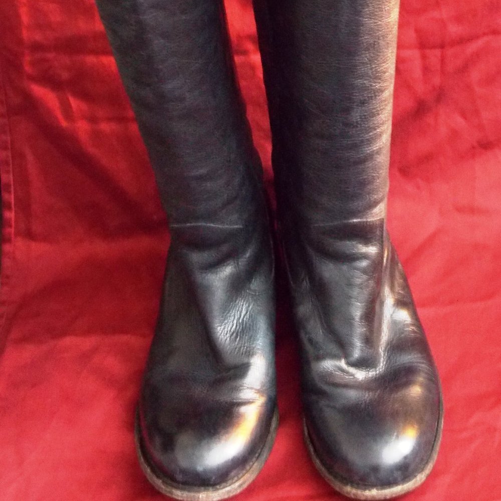 Black Leather Ladies Boots sz. 7.5